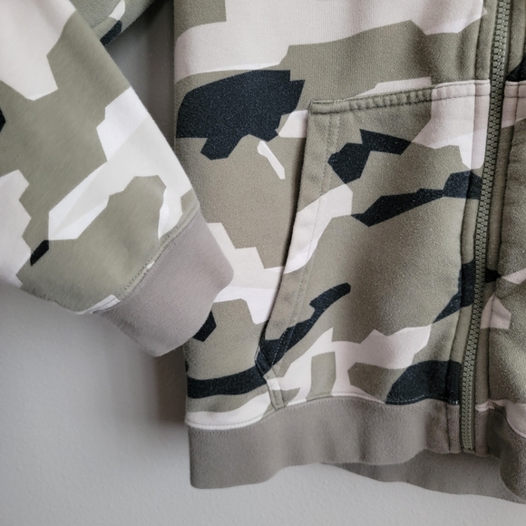 Nike Club Camo Full Zip Hoodie Men's Full Olive Camo Sportswear - Picture 6 of 8